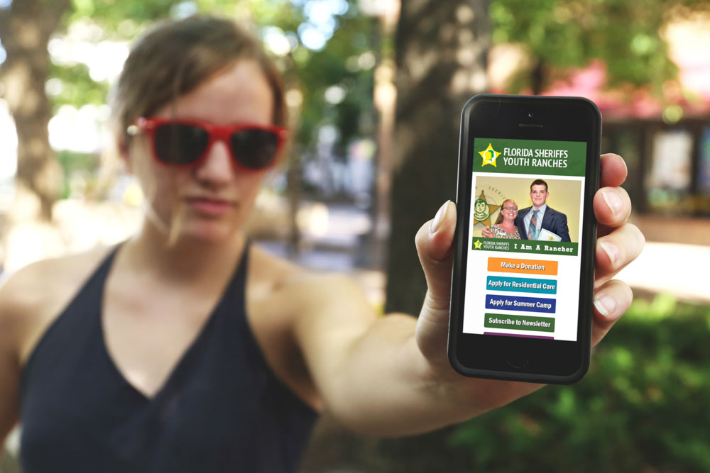 FSYR_iphone-girl_mockup_V1